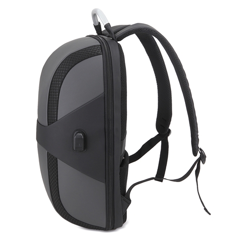 MOCHILA SEMIRIGIDA "MAYER" PIERRE CARDIN